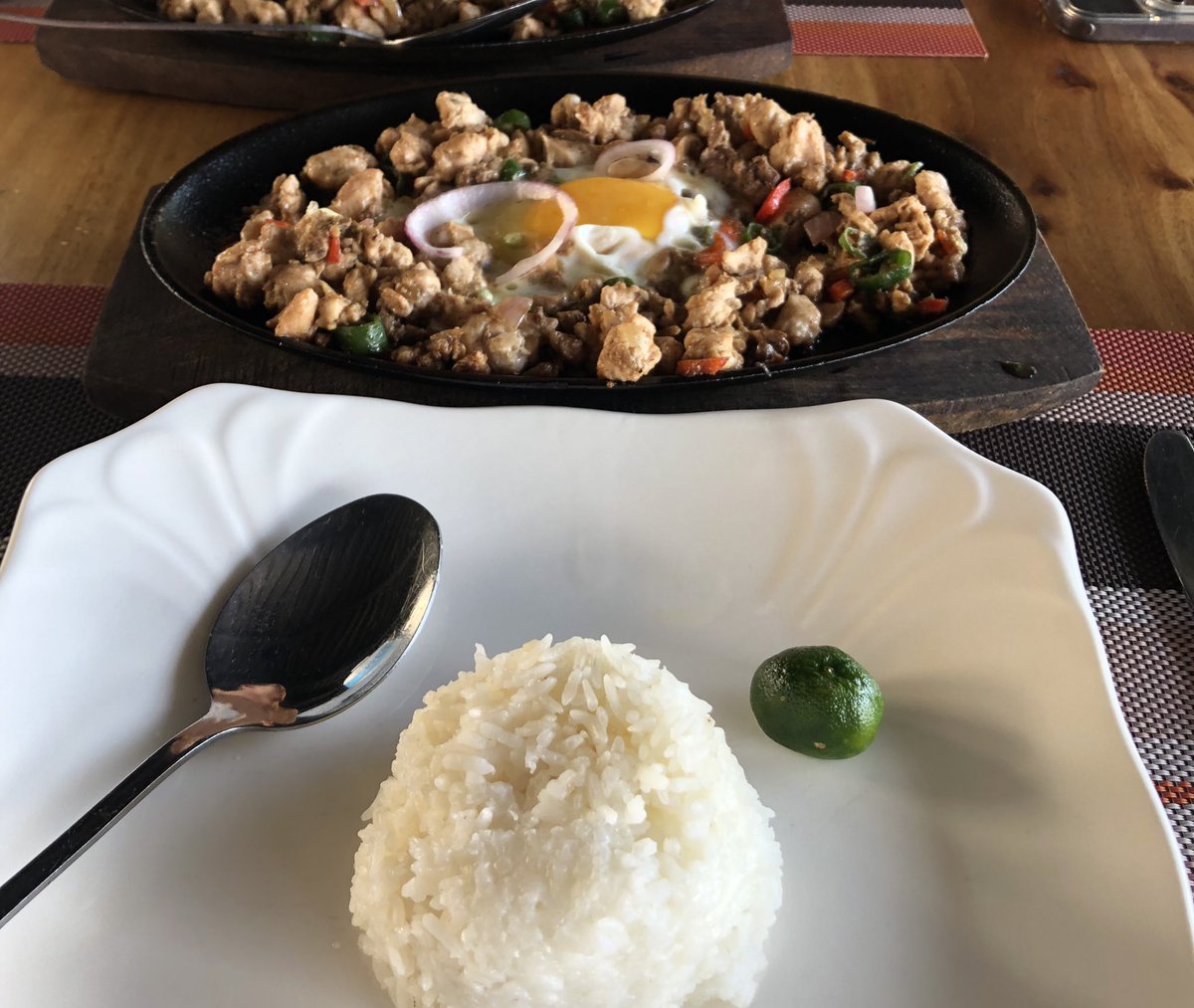 Maeko0000's tweet photo. 2023年12月 フィリピン🇵🇭セブ島

・ナイトマーケット
・セブ島グルメ
���ローカル感満載
・名物シシ�� https://t.co/mwdOH5WEQI