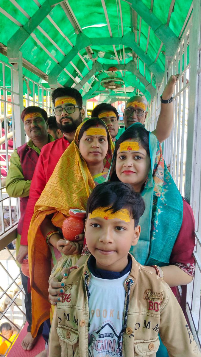 KrishanKantJha8's tweet image. रावणनैस्वर बैद्दनाथधाम  के चरणों में  पूजा अर्चना कर  संपूर्ण देशवासियों  व सर्व समाज के कल्याण की कामना की ।
#जयबाबाबैद्दनाथ
#Devghar 🙏🌹