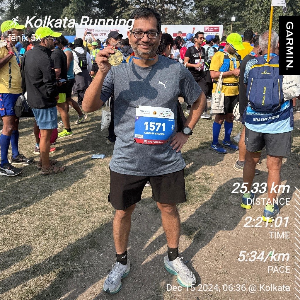 financiallynumb's tweet photo. A second consecutive week of event running, not the best idea.
Started off strong at Kolkata 25k, with the first 10k in about 55 minutes. Felt a groin niggle and suffered from that throughout.
Finish time - 2:21. 3rd best HM in 1:57.
#RunWithReeti
#RunChat https://t.co/K96kiEX78T