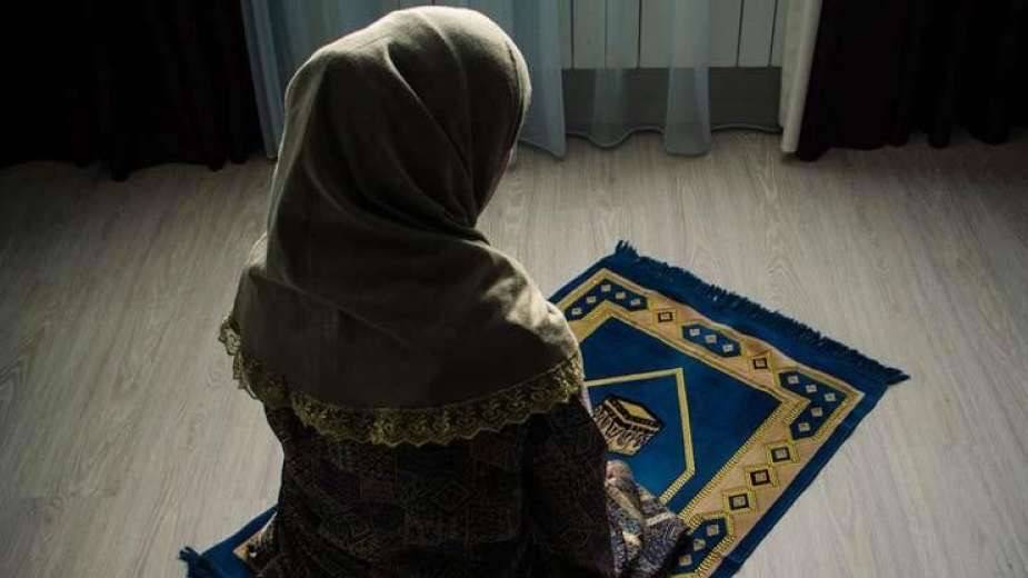 ScreenMix's tweet photo. دراسة:

70% من الناس يرون أن الصلاة والعبادة هي أفضل اساليب التخلص من الضغوط النفسية. https://t.co/rtbmpiaFag