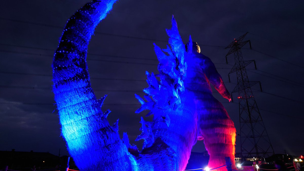 isa_no001's tweet photo. ライトアップされた迫力のゴジラ⋆͛🦖⋆͛ https://t.co/SRJDGCwjbQ
