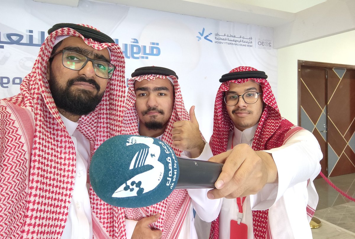 Mqumry's tweet photo. بحمدلله انتهينا انا وزملائي من تغطية معرض مشاريع التخرج لكليتنا 2024 والحمدلله قمت بتصميم العرض التقديمي للحفل وقمنا بمونتاج "فيلم سينما مشاريع التخرج للحفل"
أنا وصديقي عبدالرحمن @a_naseelah 
#جامعة_المستقبل #جامعة_جدة
يوم رائع والقادم أجمل ان شاء الله 
مبروك للمتخرجين 🧑‍🎓 عقبالنا https://t.co/NUyOvLMA4a