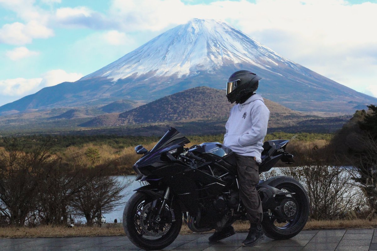 h2kidz's tweet photo. 静岡っといえば富士山っ！笑 https://t.co/HFHAkx9DtG