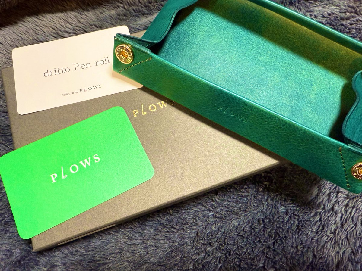 _SpnuI's tweet photo. 筆記トレーにもなるペンケース きた!
#plows
#YSTUDIO
#KawecoSpecial https://t.co/OueWF9K4Mv