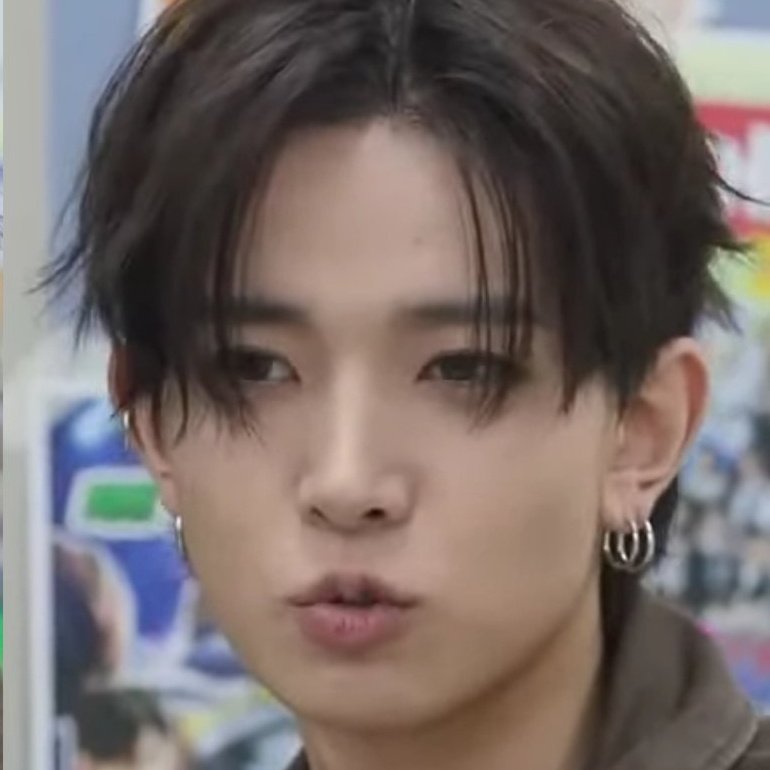 bambiheeee's tweet image. heeseung mecucu 😙😙😙