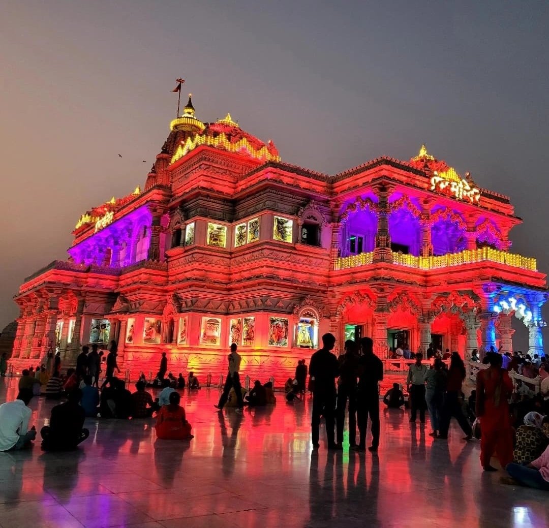 Adv_Vikramraj's tweet photo. #Vrindavan #barsana #प्रेममंदिर #वृन्दावन #गौकुल #रमणरेती #लस्सी #Mathura https://t.co/h0psKx3YxE
