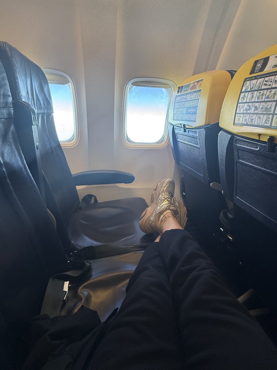 Etihad eat your heart out! Haven’t a clue what I did to deserve this but thank you <a href="/Ryanair/">Ryanair</a> for this upgrade to the first class seating 🤩 Absolute A1 chads you are - TWO windows and look at that leg room 😍 never flying with any other airlines again