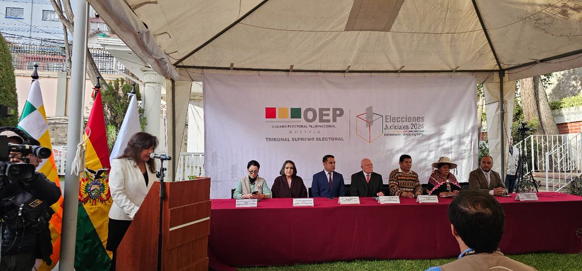 🇧🇴🗳️ #AHORA La Misión de #TransparenciaElectoral está en la sede del <a href="/TSEBolivia/">TSE Bolivia</a> participando de la ceremonia de inauguración de la Jornada de Votación para las #EleccionesJudiciales2024