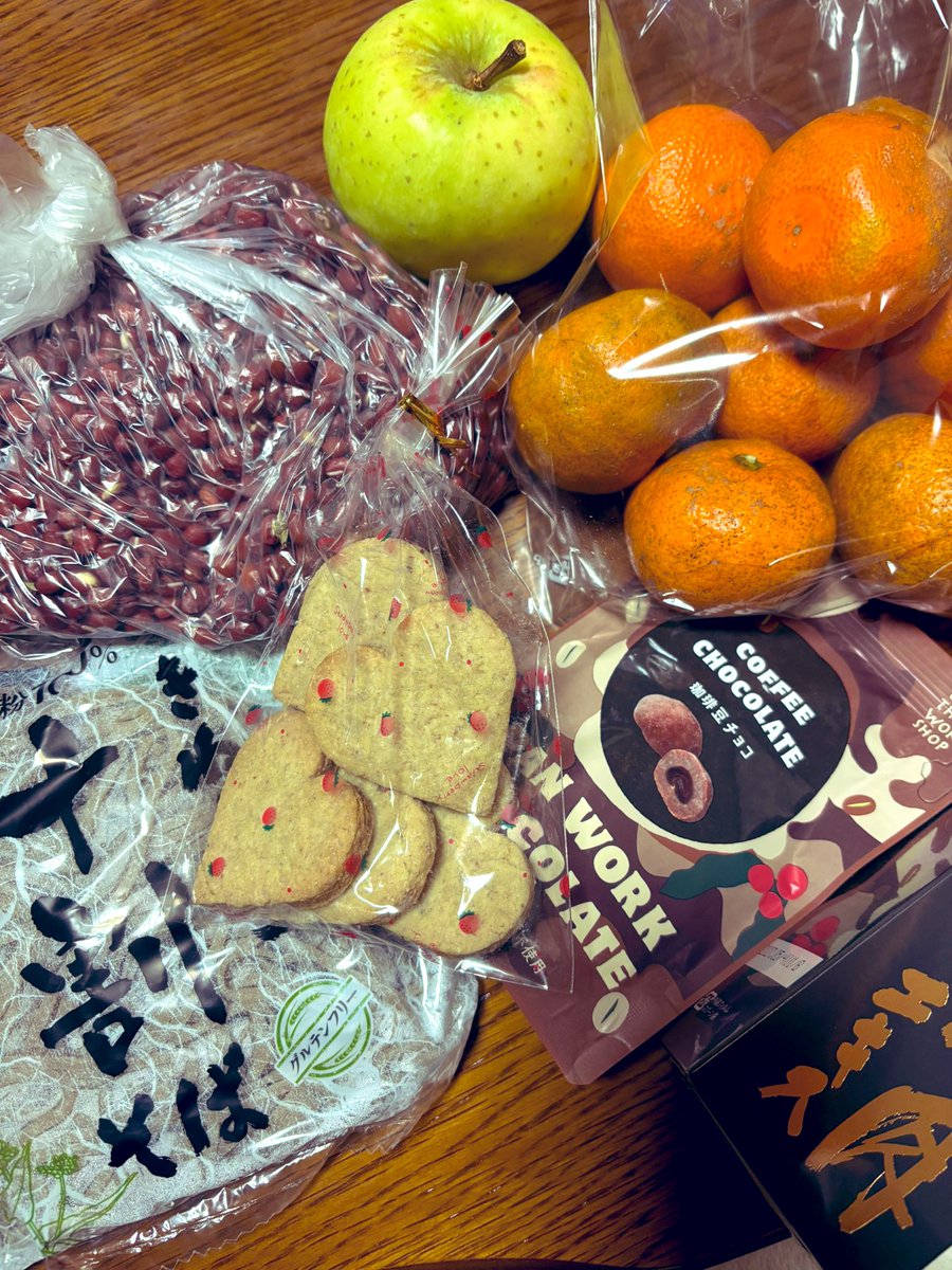 03fumi04's tweet photo. 私用や仕事が重なり、全然行けなかったがお久しぶりに行けた…!
また抹茶ロールケーキを作るので小豆を探していたので、いいタイミングで小豆をGET✌️
梅肉エキスも終わってしまっていたので購入出来て良かった〜
今年最後に行ければもう一度行こうっと https://t.co/paaHq77T5x