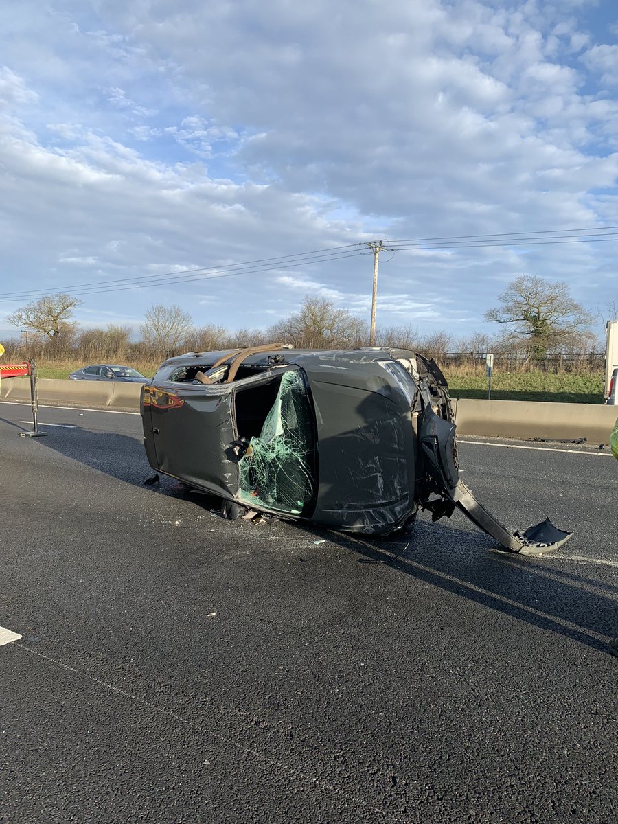 Northants_RPT's tweet photo. Unfortunately our first job was this RTC on the #M1 

Driver had been drinking the night prior. They failed to provide and will be summonsed to Court ⚖️

It was pure luck that no one was injured or killed

Thanks to @HighwaysEMIDS &amp; @northantsfire for the assistance 👍🏽

#TeamERPT https://t.co/RgT37DSxbu