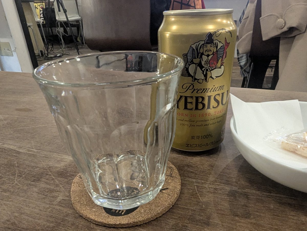 tunao011's tweet image. 工藤友美さんのお酌でヱビスを呑むー(・ω・)
#KCAFE