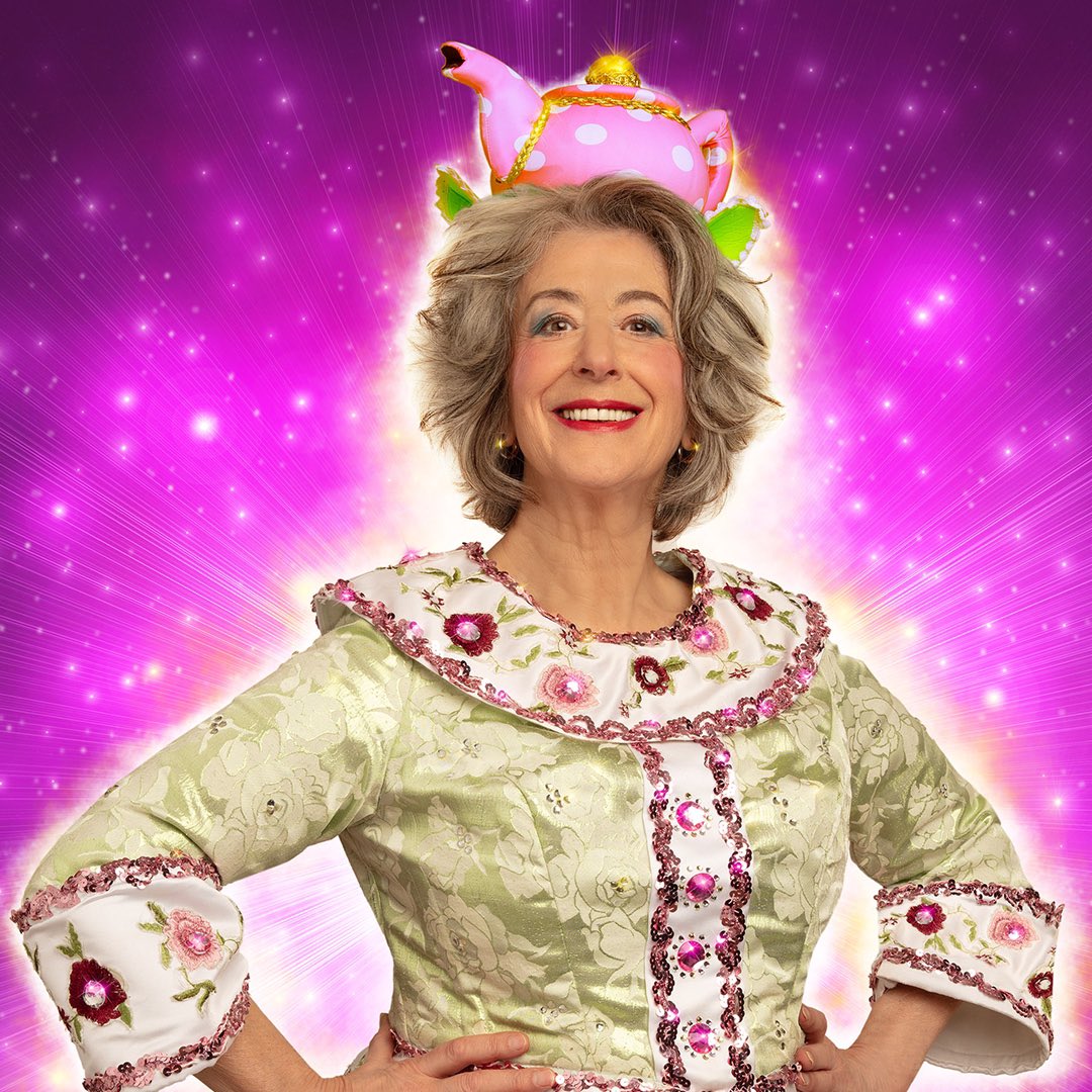 Richmond Theatre comes alive with panto Beauty and The Beast

We've moved on from the "Oh yes it is" era with pantomime, this one was a well crafted masterpiece of entertainment, enough to satisfy this audience member. 

Read my review: 

uktheatre.mn.co/posts/74792946…