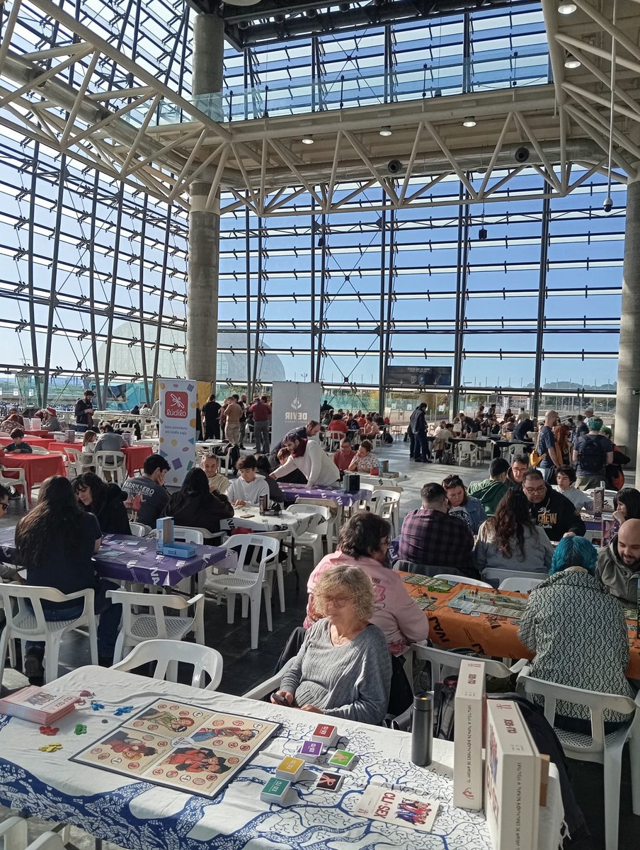 SalonComicVlc's tweet photo. 🎲 Juegos de mesa y rol como centro de operaciones 🀄️🃏 Joc & Rol, la cita ineludible de Feria Valencia 🗣️
#Joc&Rol #IVAJ #CarnetJove #ExperiènciesIVAJ #ExperiènciesCarnetJove @GVAivaj https://t.co/avaKcHcngb