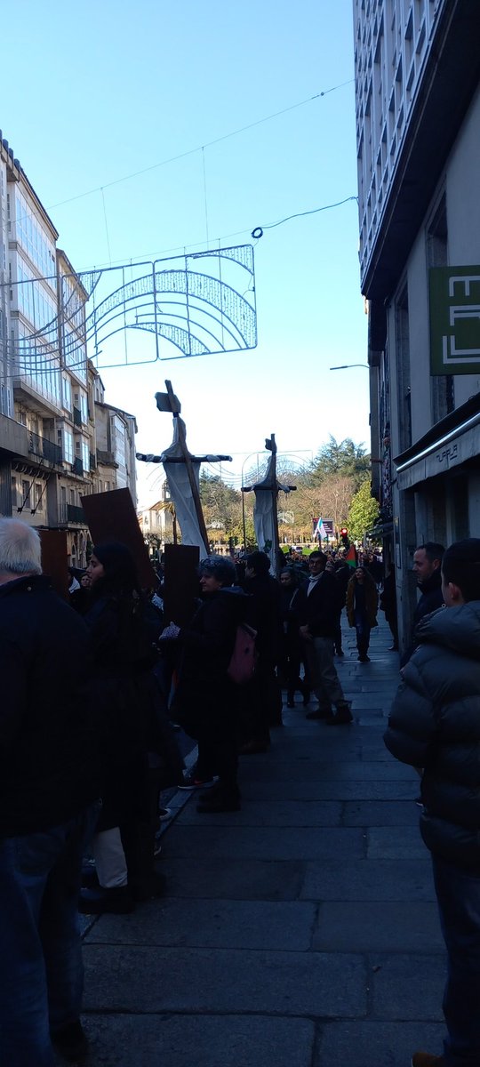 13.45 Aínda hai xente saíndo da Alameda