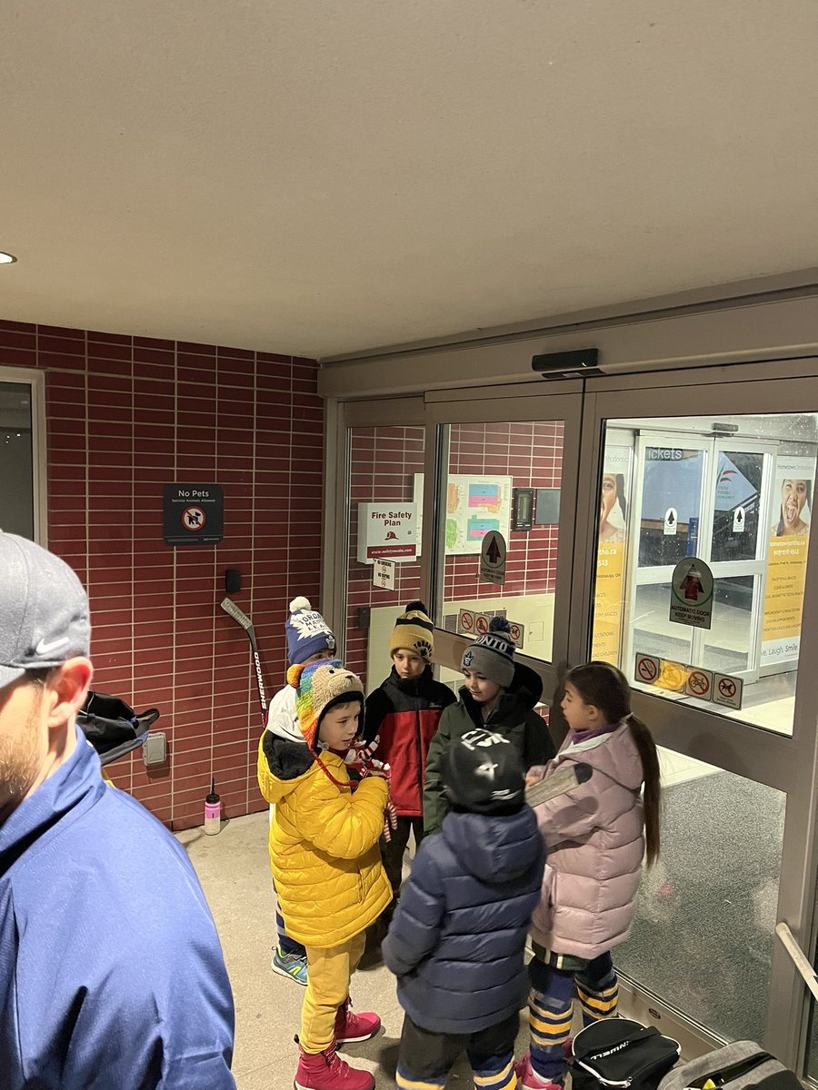johnpatrito61's tweet photo. @citymississauga always wonderful missing practice because a city worker isn’t there to open the arena (Port Credit) for 7am… how is it volunteer coaches and kids can wake up on time but city staff PAID TO BE THERE can’t… tax $’s at work! #Cityofmississagua https://t.co/zmXDcCAcv9