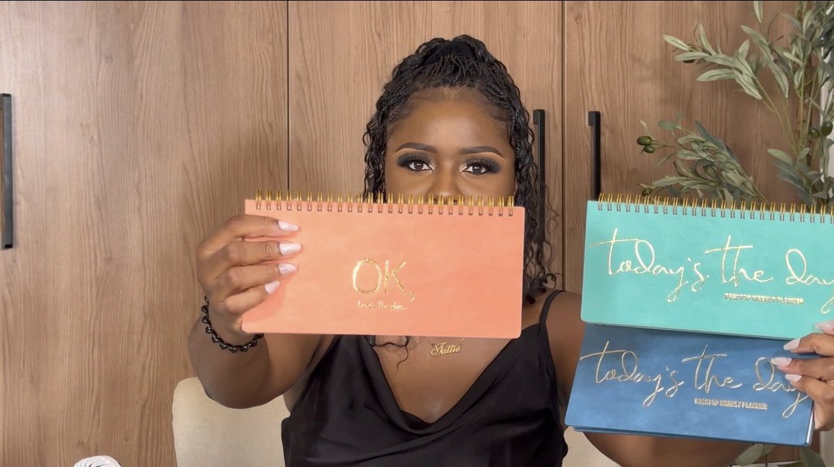 tuttietoo's tweet photo. Hey there 🤍

Too’s Papered Pen is selling cute things: journals, pencil cases, notebooks and planners… Please follow me in IG &amp; WhatsApp me on +260775958109 to purchase https://t.co/HrNNHog56Y