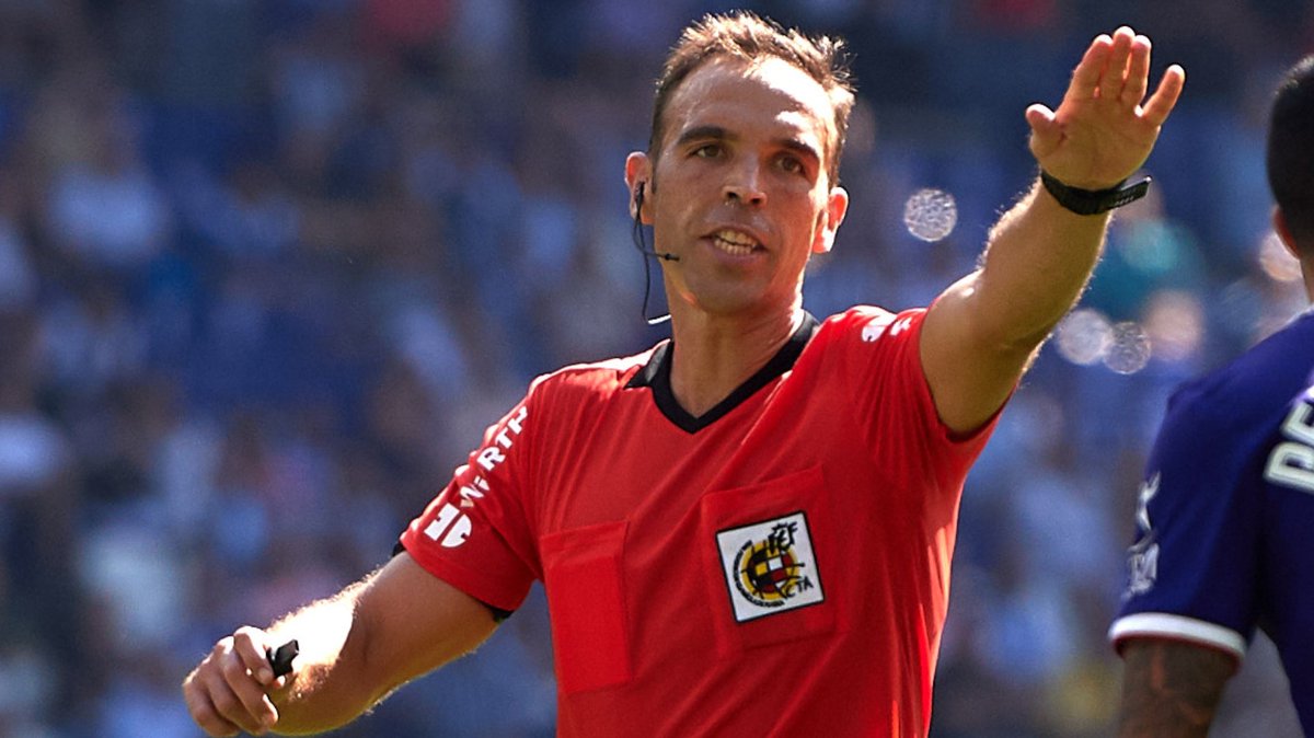 #DATO Cuadra Fernández ha expulsado a TRES jugadores del Betis en los últimos cuatro partidos que les ha arbitrado:

Aitor Ruibal
Sergio Canales
Chimy Ávila

A ningún equipo le ha expulsado tantos jugadores en su carrera (4) habiéndole arbitrado tan pocos partidos (14).