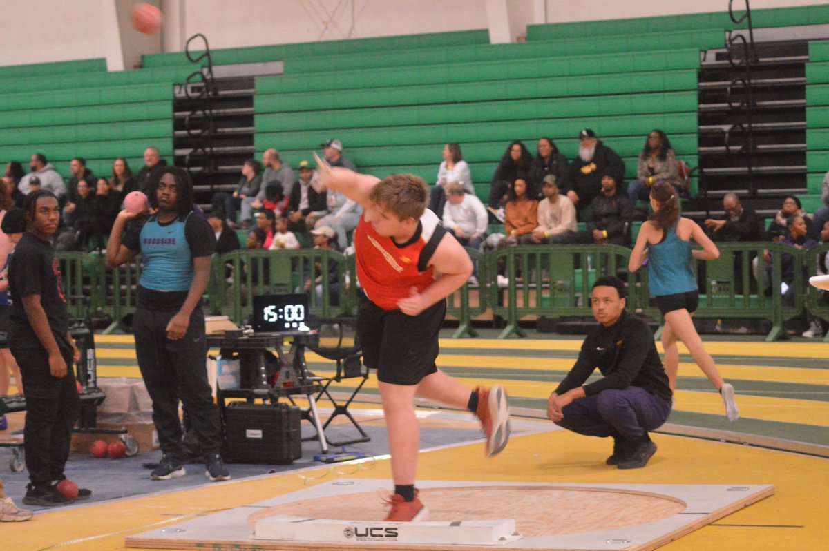 ColbyMorris75's tweet photo. Starting season off #indoor #shotput #Dukes https://t.co/AW8kXFt5oC