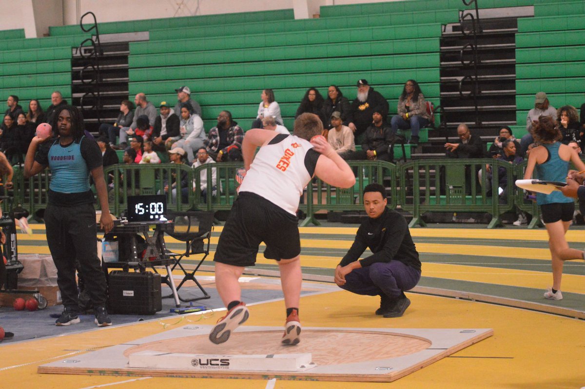 ColbyMorris75's tweet photo. Starting season off #indoor #shotput #Dukes https://t.co/AW8kXFt5oC