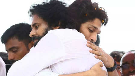JspBVMNaresh's tweet photo. రేపు మంగళగిరి లో డిప్యూటీ సీఎం శ్రీ @PawanKalyan గారిని కలవనున్న @alluarjun ...
ముసుగు పేటియం కూలీల ముఖచిత్రాలు ఏమిటో ... 🤣🤣🤣 https://t.co/swjWqRVmyh