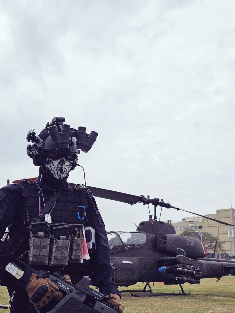 Locolan0519's tweet photo. “Time is up, perform the mission.”

#CallofDuty #Keegan #keeganpruss
#cosplay #cosplayer #mask https://t.co/eTUgq4Rppd
