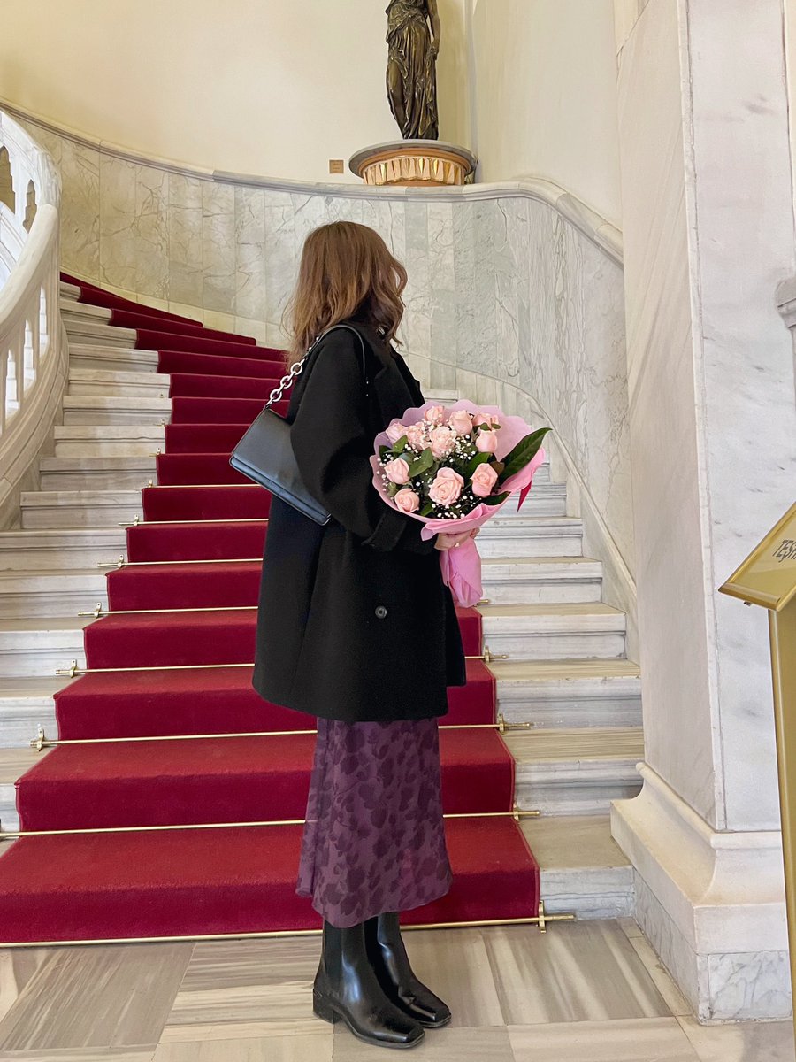 sevgilimle 4. yıldönümümüz ayın 12 siydi. bana 11 tane pembe gül almış 12. si de sensin dedi🥹🥹🥹