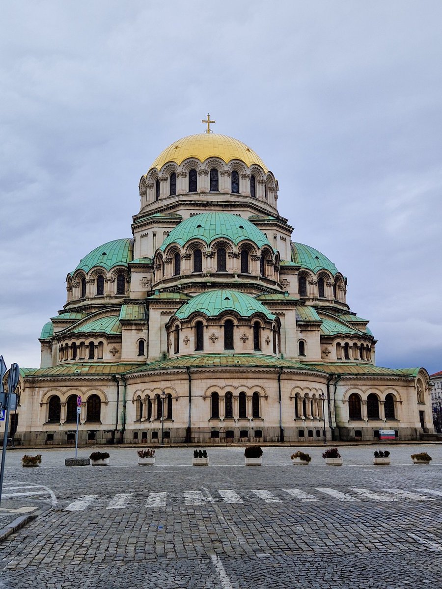 TimMcKenna01's tweet image. Despite the weather, I rather enjoyed my wander round Sofia. It sure does have some handsome buildings, plus the centre is quite compact- handy for an old man with dodgy knees!