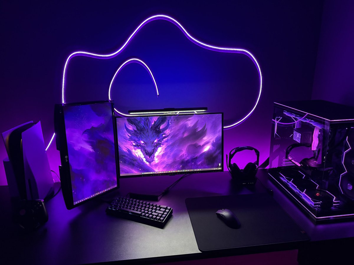 brunosalvate's tweet photo. #SETUPLOCKGAMER
-gabinete lian li o11d rgb;
-ryzen 5 5600x;
-placa mãe msi b550;
-rtx 3070ti;
-fonte cooler master 1200w;
-32gb t-force rbg 3600mhz;
-watercooler asus rog ryujin 2 360mm;
-3 tb ssd nvme.
Mouse razer viper v3 pro;
Iyx mu68 pro;
Samsung odyssei g6 oled 360hz. https://t.co/19w8PfXR4j
