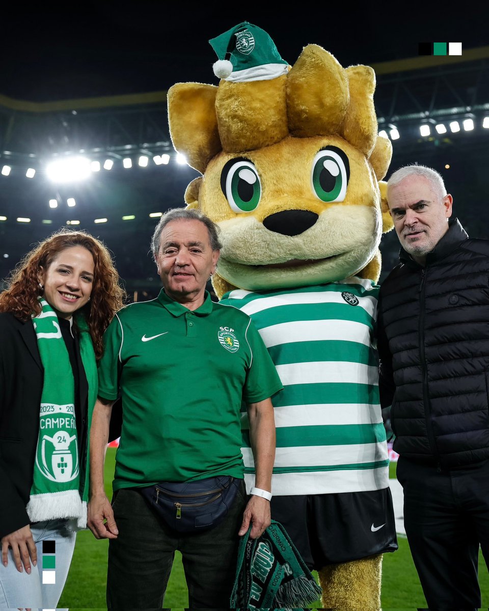 nucleo_scp_bcl's tweet image. Paquito, grande figura do #BoxeSCP, foi ontem homenageado no relvado do Estádio José Alvalade 🥊

#SportingCP #NúcleoSCPBarcelos