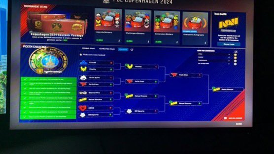 Mikoxzx's tweet photo. @skinflowgg I have the copenhagen one which is rarer does it count https://t.co/4aAb1F8A10