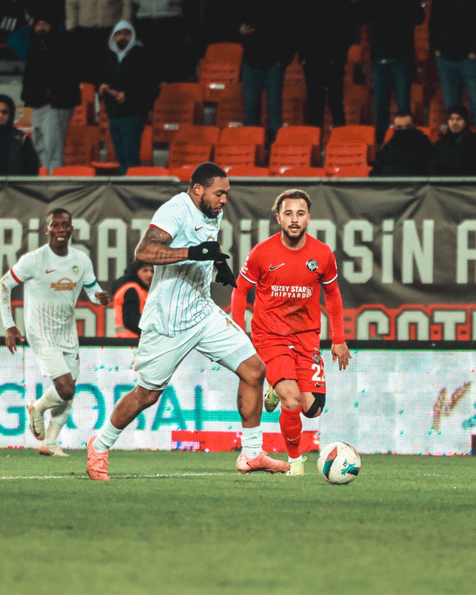 amedskofficial's tweet photo. Maçtan kareler. 📸
#CFKvAMD https://t.co/8Uhh4EFUxK