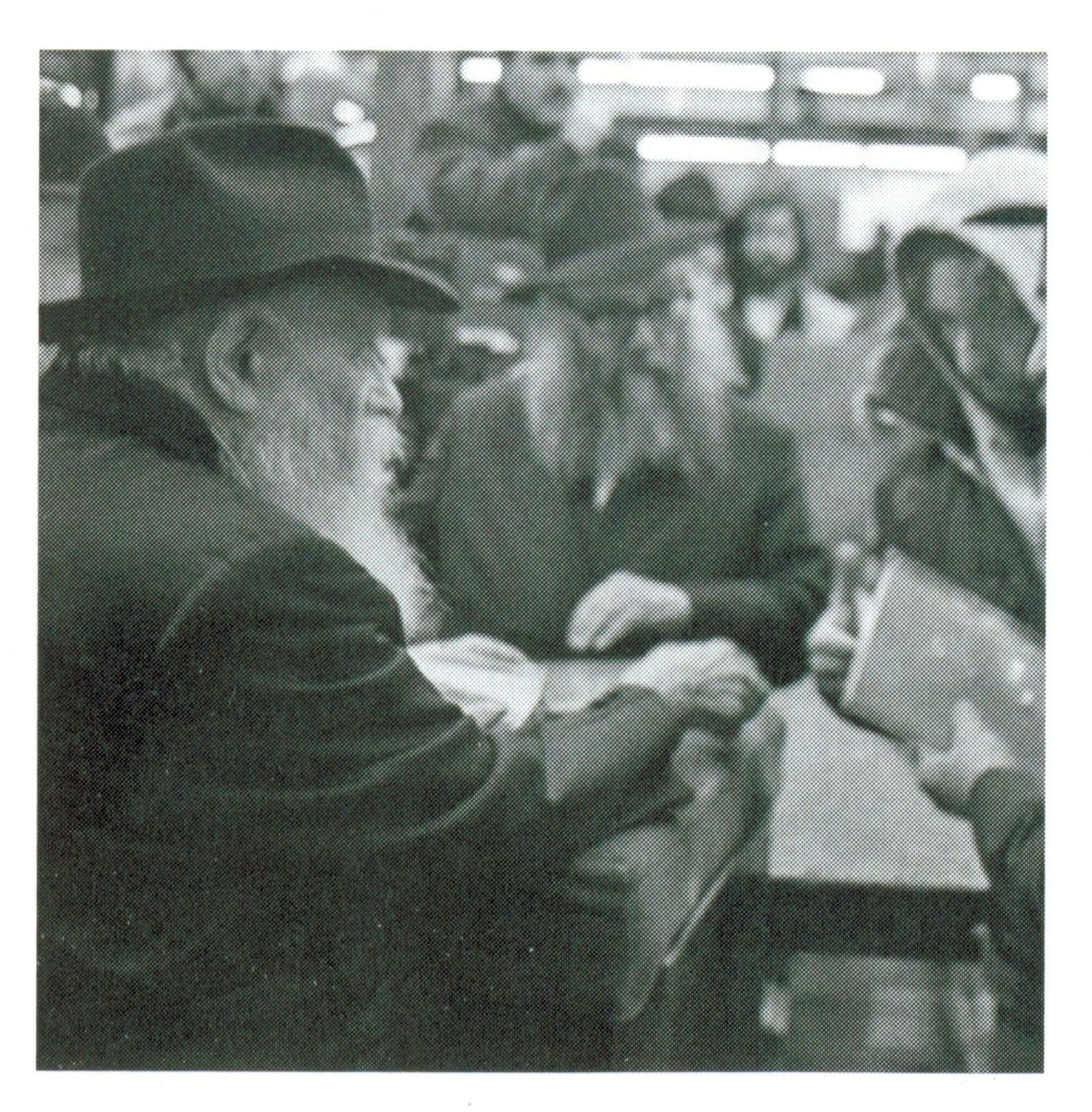 FarroYossi's tweet photo. A beautiful moment when legendary singer Bob Dylan visited the Rebbe for a blessing. A powerful reminder of faith and inspiration. #BobDylan #Rebbe https://t.co/JPbaGNLpPj