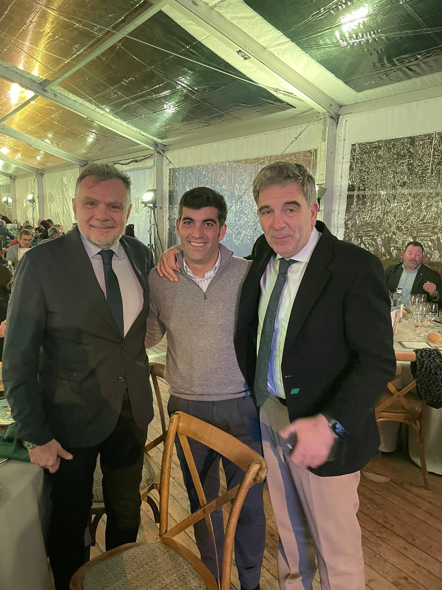 CiuranetaRiu's tweet photo. Molt contents pels reconeixements rebuts a la feina feta, però sobretot pel reconeixement al nostre sector. Gràcies a tots!
Gràcies @oscarordeig per l’anunci de la creació de l’INCAOLI.
@gencat @govern @CReSA_r @agriculturacat #PremisOOVE #panelldetast #DO’s https://t.co/M7E9taTVtf