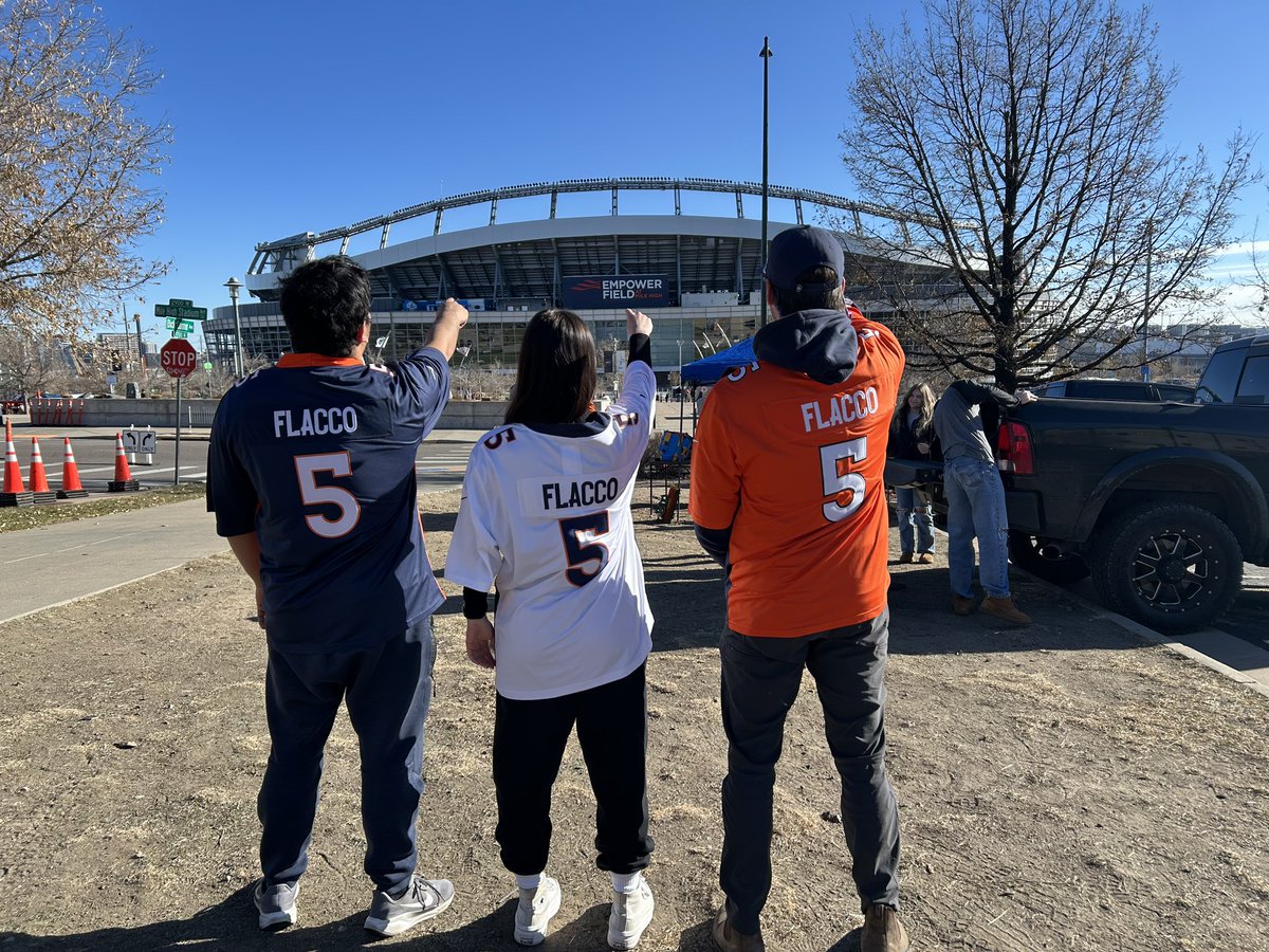 SeanNew27's tweet photo. We love Flacco #Elite 

@BarstoolBigCat @PFTCommenter @Philly_Mays @PardonMyTake @Broncos @Colts @Eagles @Delaware_FB https://t.co/EHRWdEUmZa