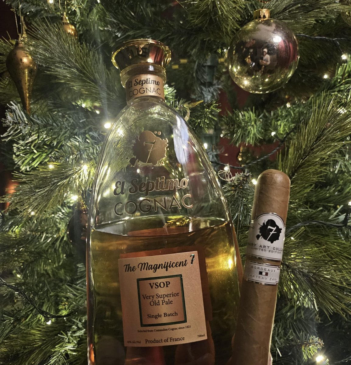 viking_bash's tweet photo. El Septimo Christmas time. Best cigars and cognac, if you haven��t tried El Septimo yet you’re missing out on great things. #elseptimoceo #elseptimocigars #elseptimo #myelseptimo #cigarluxury #cigartime #cognac #elseptimofrance #elseptimouk #elseptimogeneva #cigarsmoker https://t.co/2VHfU3vwwG