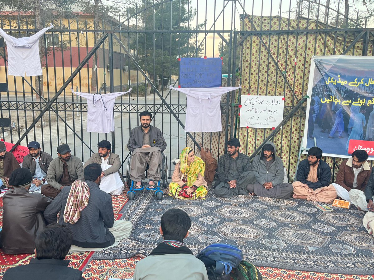 sheraz_ali4's tweet photo. BYC Central Organiser Dr. Mahrang Baloch and Central Committee member Bibagar Baloch visited the BMC sit-in protest camp on its 19th day, standing in solidarity with students resisting militarisation and injustice.
#SaveBMC
#RestoreBMC
#StopMilitarisation
#SaveBalochStudents https://t.co/PitQ4Q8SbV