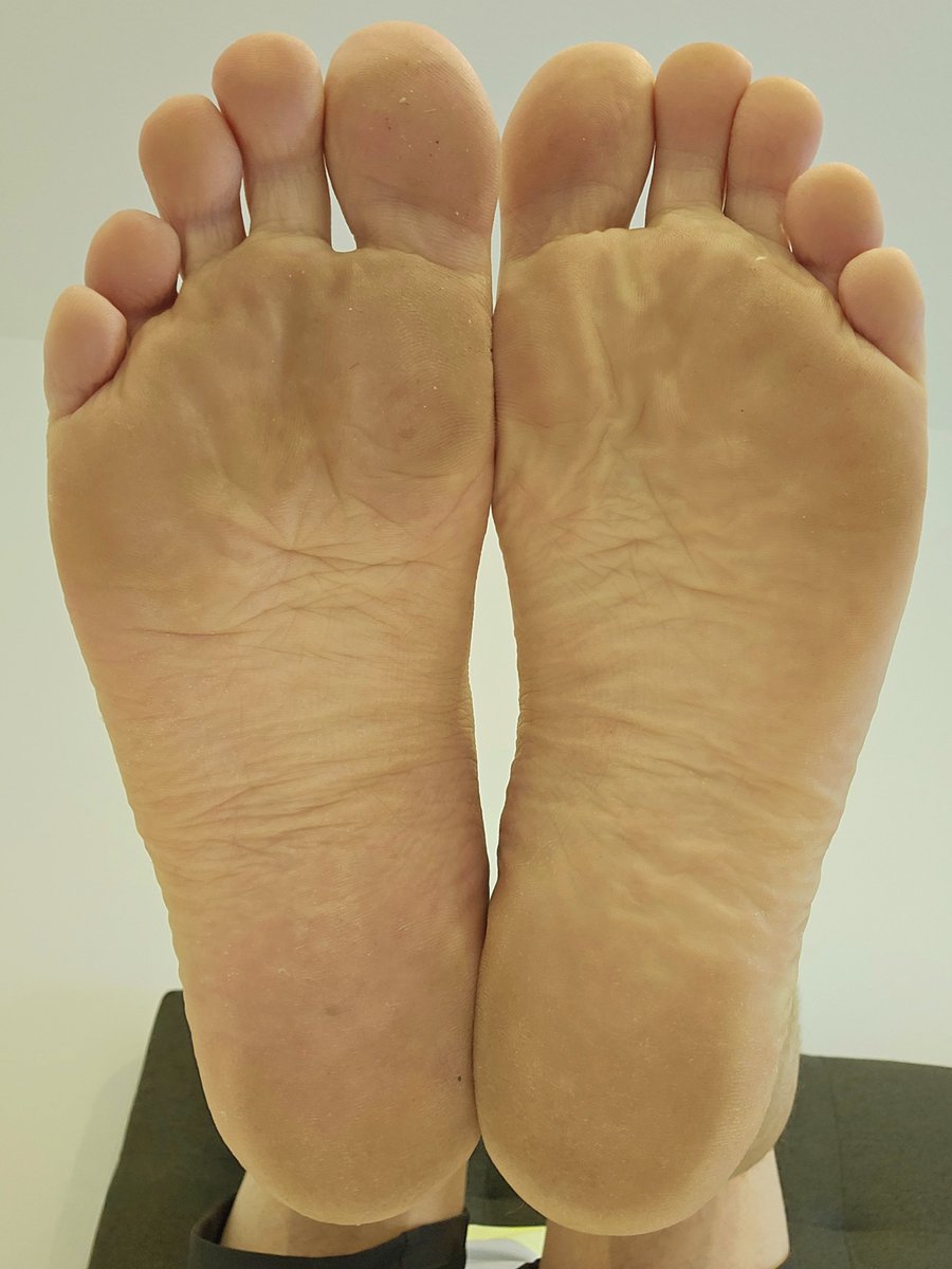 FeetFet_Partner's tweet photo. 37 M (Hetro) looking for a Female life partner (DINK lifestyle) into male feet x #solesfetish #malesoles #solesinyourface #malefeet #fetishdating #feetfinder https://t.co/vyG3UHYKEY
