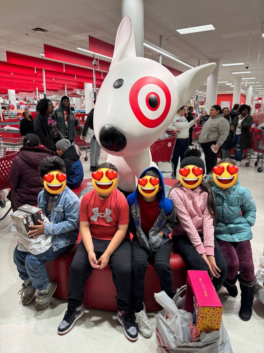 Arcola ES Community School Liaison tweet media