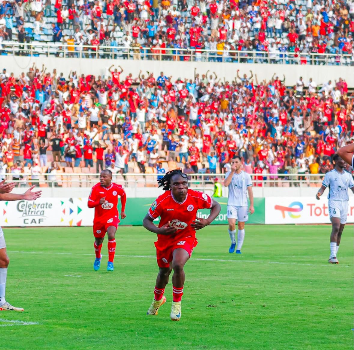 SuluhuSamia's tweet photo. Pongezi kwa Klabu ya Simba kwa ushindi katika mchezo wa Kombe la Shirikisho barani Afrika dhidi ya CS Sfaxien.

Mnaendelea kutupa Watanzania furaha na burudani kwa kuipeperusha vyema bendera ya nchi yetu kimataifa, huku tukiendelea kubaki wamoja katika kazi, amani, umoja, utulivu na mshikamano.

Ninawatakia kila la kheri katika michezo yenu inayofuata.