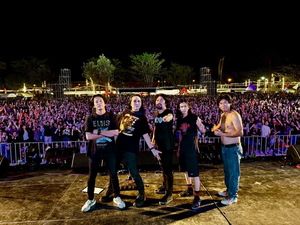 TeddyEiffel's tweet photo. #sekloso ขอบคุณ #RINMAFEST7 ดีใจได้เจอน้องๆ #POTATOband #slotmachinerock #20thslotmachinerock #คอนSlotMachineสักครั้งในชีวิต 15/12/2024 https://t.co/njP6ofQYvd