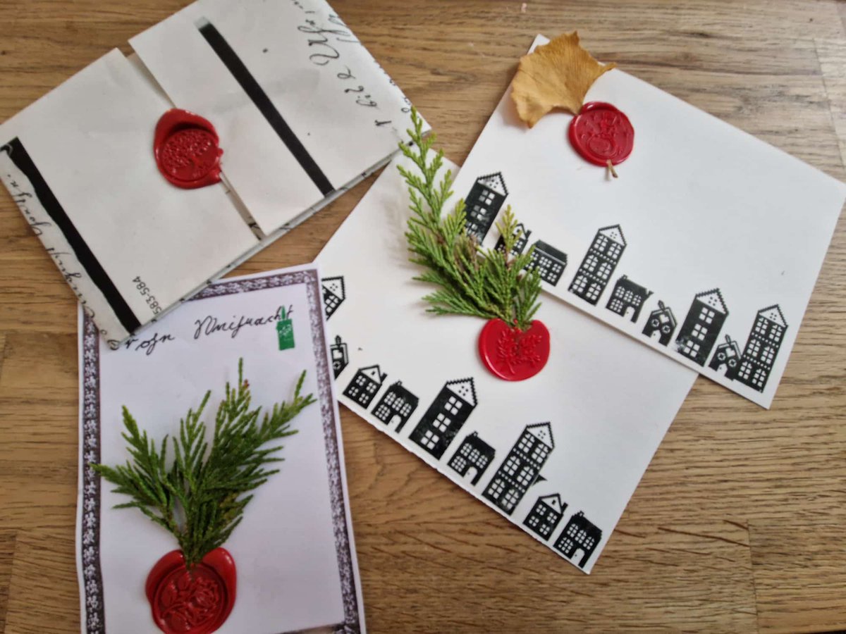 #otd ist unsere Ausstellung  "Sophie. Macht. Literatur" zu Ende gegangen. Bei der heutigen Finissage  gab es ein Mitmachangebot für Familien, bei dem fröhliche  Weihnachtskarten entstanden sind. Wir wünschen allen einen schönen 3. Advent!