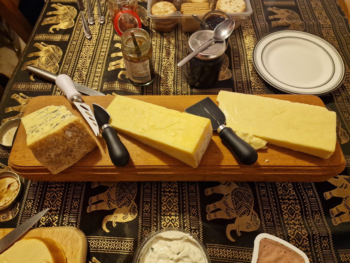 MattCrivelli's tweet photo. Happy #Cheesemas everyone! 🧀
@JoeBangles11 https://t.co/rTcHRNhvv2