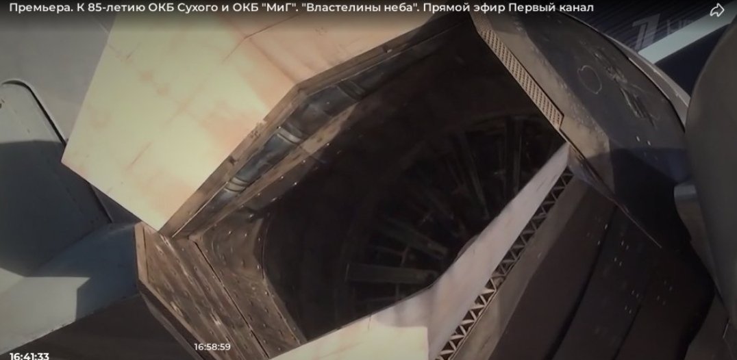 close view of the new 2D nozzle stealth engine developed for #Russia's Sukhoi Su-57 Felon fighter jet.