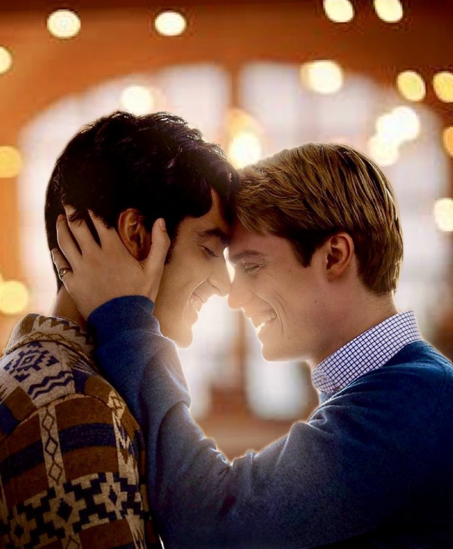 RWRBLAT's tweet photo. LA CARTA QUE HENRY LE ESCRIBE A ALEX EN NAVIDAD ES TODO LO QUE NECESITO PARA VIVIR. 

🎄

#RWRBMovie #RedWhiteAndRoyalBlue https://t.co/7vRNoxtHR9
