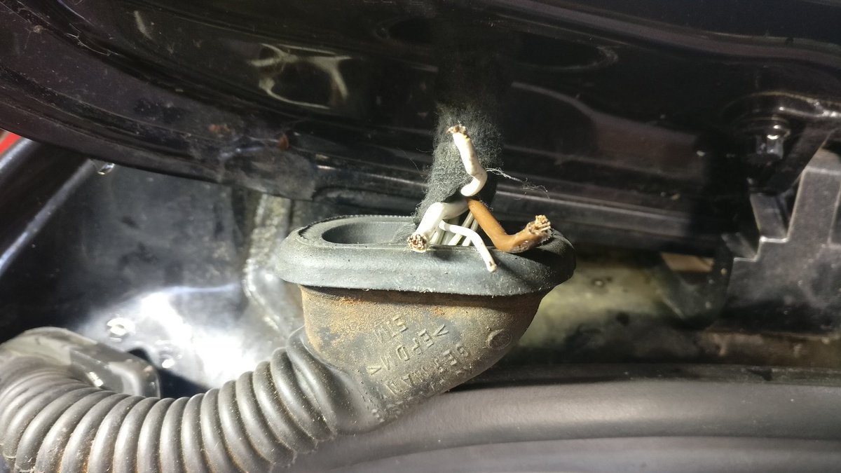 #picaday #mechanic More door locks not working due to broken loom