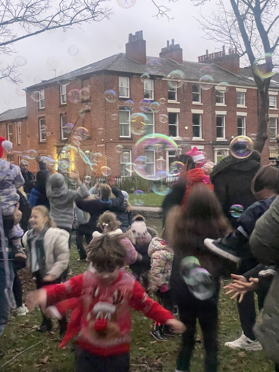 Friends of Winckley Square Christmas Concert this afternoon fantastic family fun. The children loved the bubbles! Great music, mulled wine and mince pies 🥧 🎄<a href="/prestonlabour/">Preston Labour</a> <a href="/WinckleySquare/">Winckley Square</a>