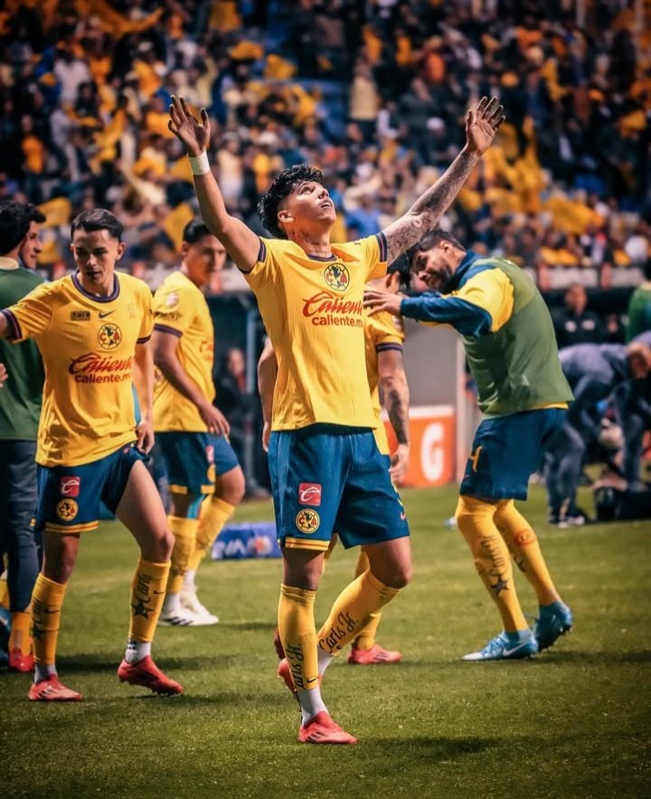 Hoy nos jugamos el tricampeonato🏆🏆🏆
Ninguna cuenta Americanista debería tener menos de 1000 seguidores

Debemos crecer juntos.
Por lo tanto si eres del América y me sigues, te devuelvo follow ✅

Comenta y sigue a los q te den MG

Me ayudas si RT🔁 o das MG❤️ para llegar a más