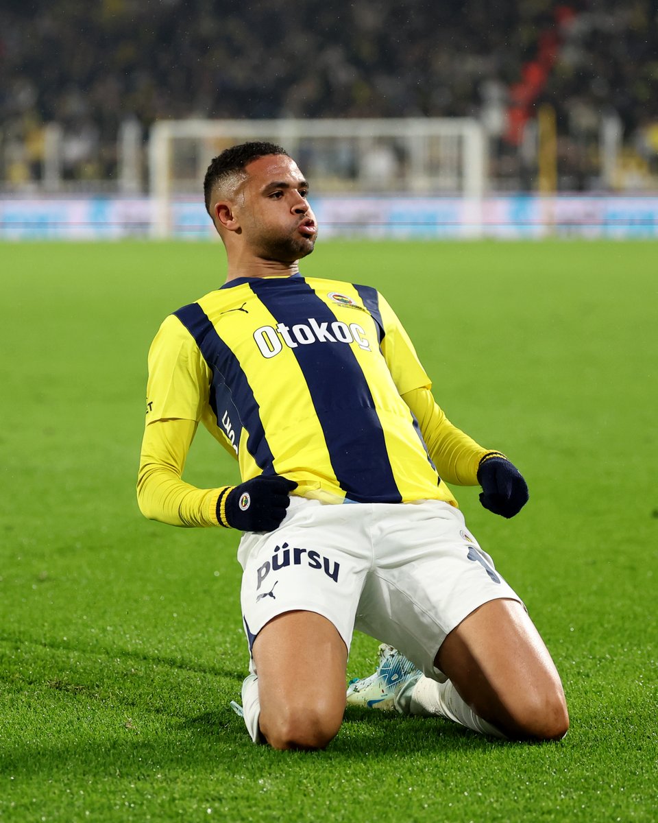 Fenerbahce's tweet photo. Youssef En-Nesyri tekrar sahnede! https://t.co/PrnwmwUK4r