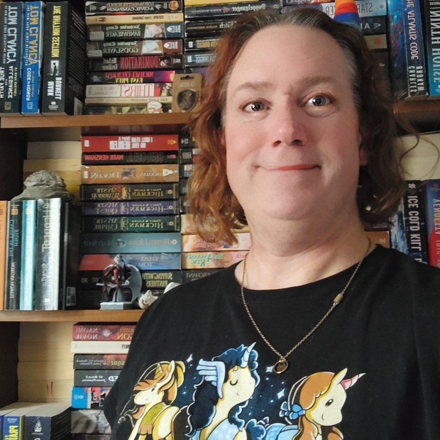 bibrary's tweet image. New curls courtesy of Sam @ Cut The Dead - it makes such a huge difference when you can trust someone to just 'get' your vague, unusual, fluid hair requests and make you feel comfortable every visit. 🥰

#nonbinary #nonbinarystyle #hair #curls #hairstyle