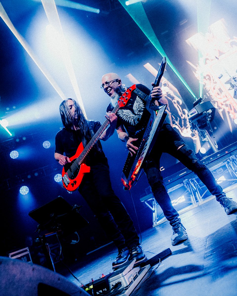 dreamtheaternet's tweet photo. What a night in Rio on Friday! 🇧🇷 🤘

São Paulo are you ready for tonight's show?

📸 @WorkByWolfe https://t.co/N8MiF887R1